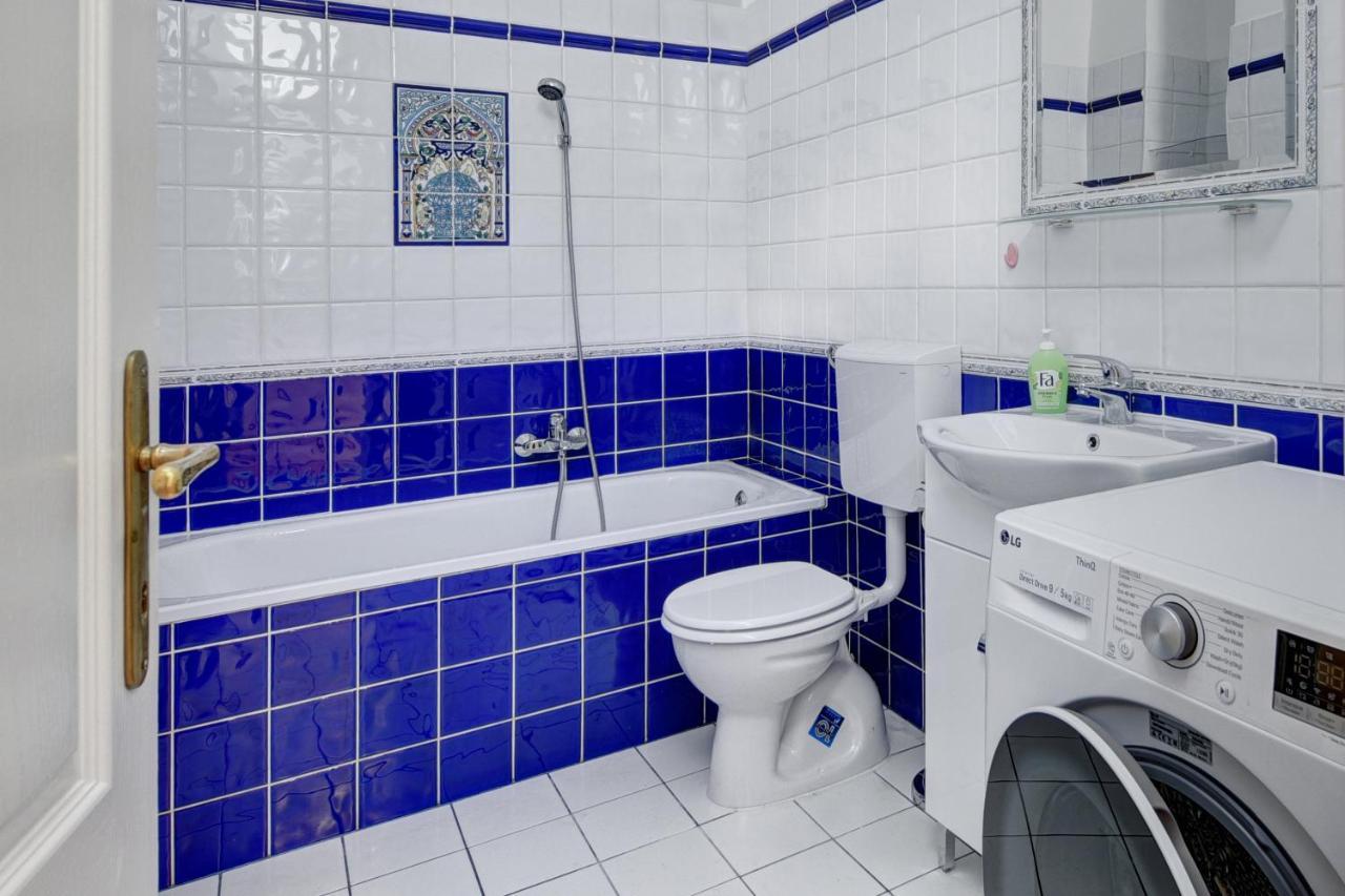 Free Garage Parking, Ac And Bikes In The Downtown Apartment Budapest Luaran gambar